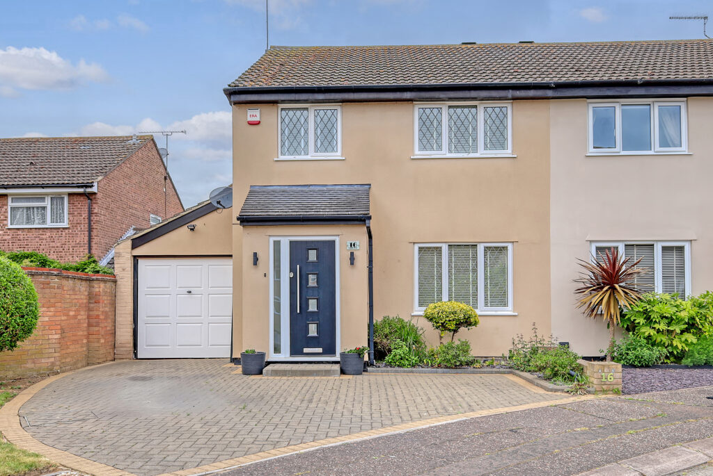 Lakin Close, Chelmer Village