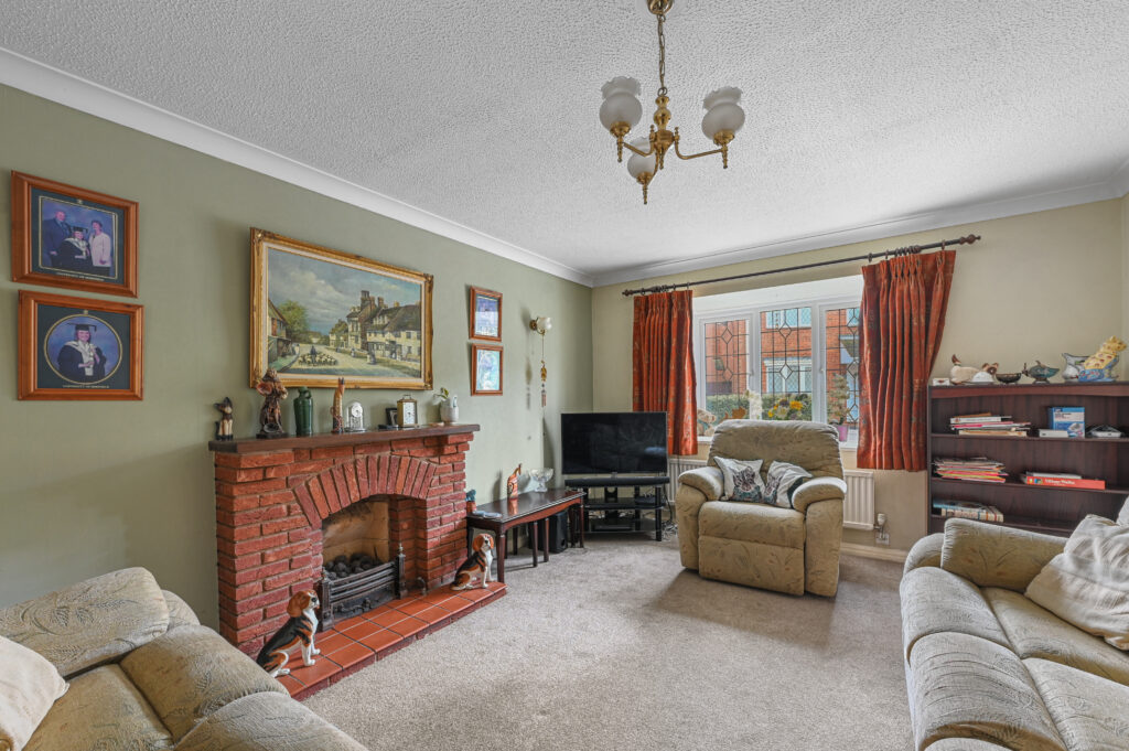 Oak Lodge Tye
