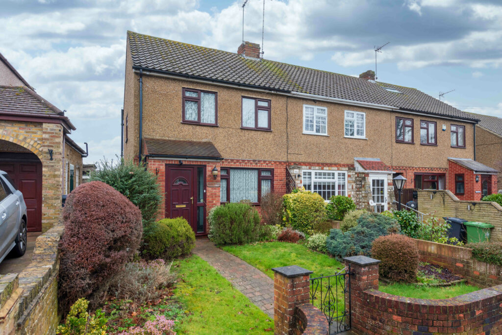Sans Souci
Barrow Lane
Cheshunt
Waltham Cross
EN7 5LN
