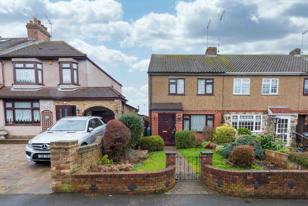 Sans Souci
Barrow Lane
Cheshunt
Waltham Cross
EN7 5LN