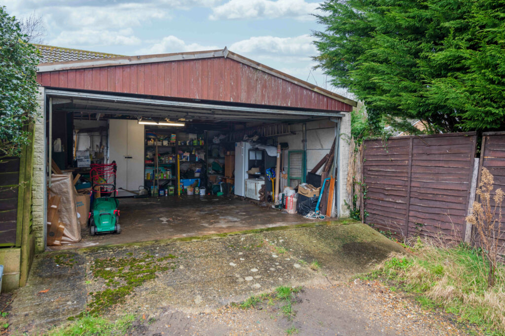Sans Souci
Barrow Lane
Cheshunt
Waltham Cross
EN7 5LN