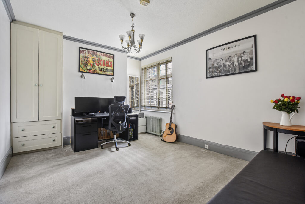 Cholmley Gardens, London, NW6