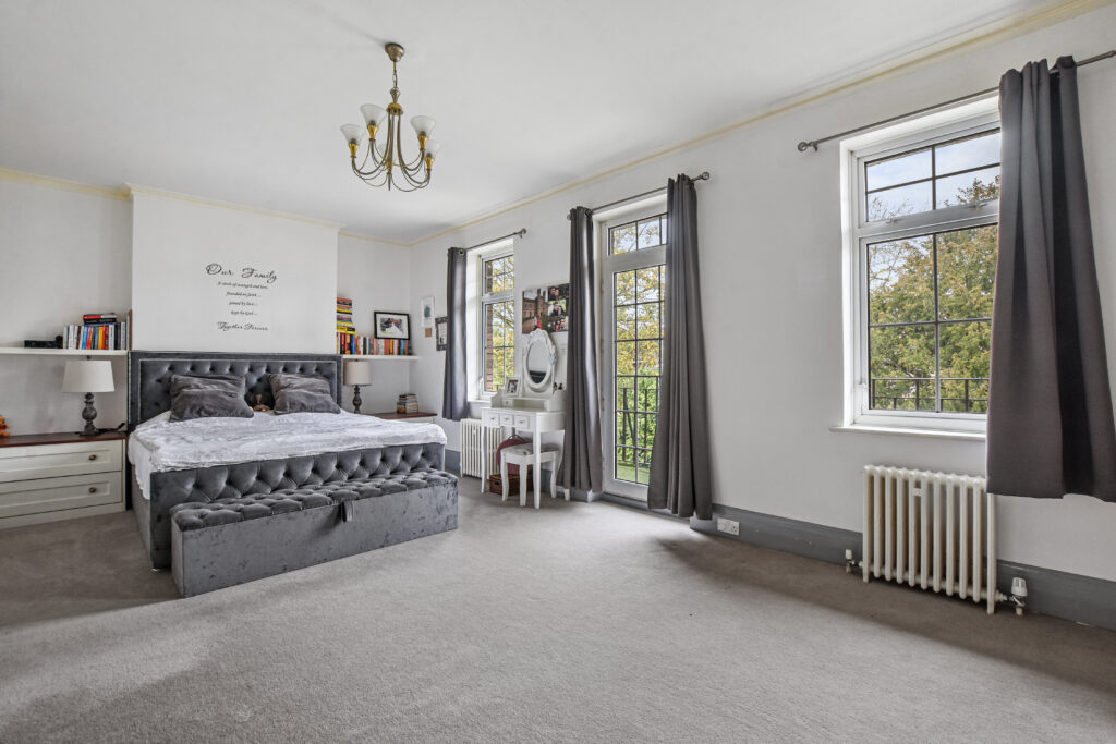 Cholmley Gardens, London, NW6