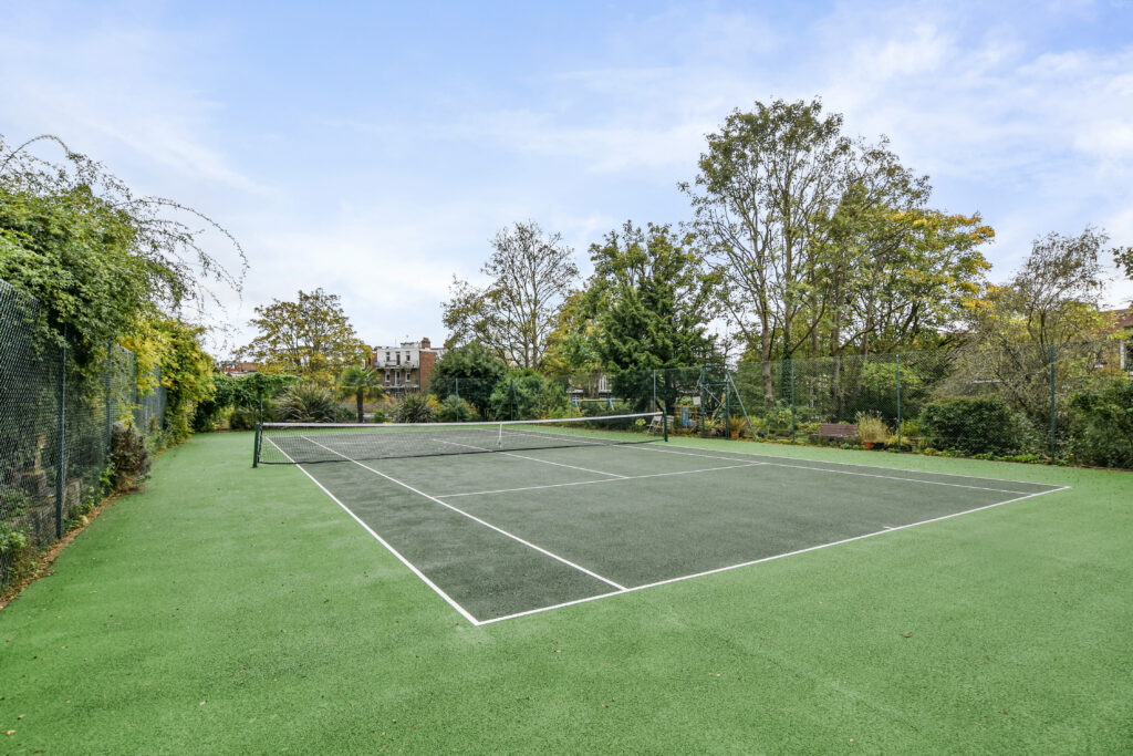 Cholmley Gardens, London, NW6