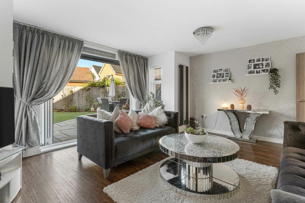 4 Chapmans Close
Little Canfield
Dunmow
CM6 1GD