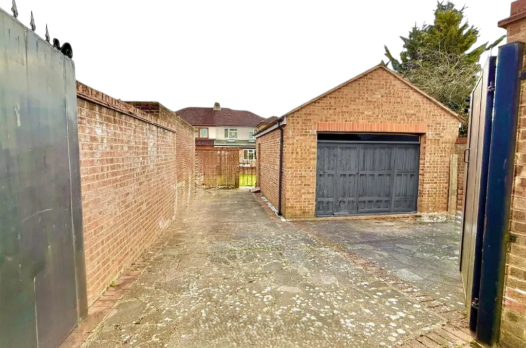 Weighton Road, Harrow, HA3