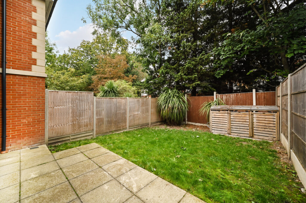 Maxwelton Close (B), London, NW7